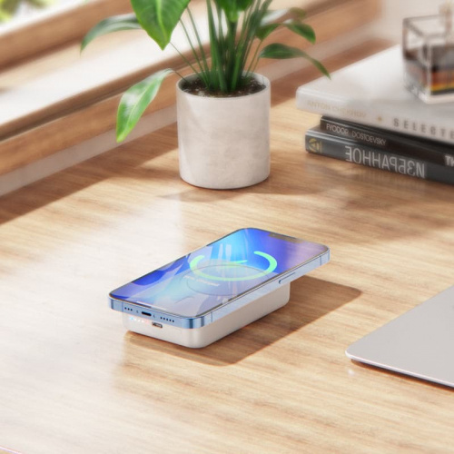 Внешний аккумулятор повербанк Power bank Borofone BJ25 8000mAh с беспроводной зарядкой белый фото 2 Внешний аккумулятор повербанк Power bank Borofone BJ25 8000mAh с беспроводной зарядкой белый фото 2